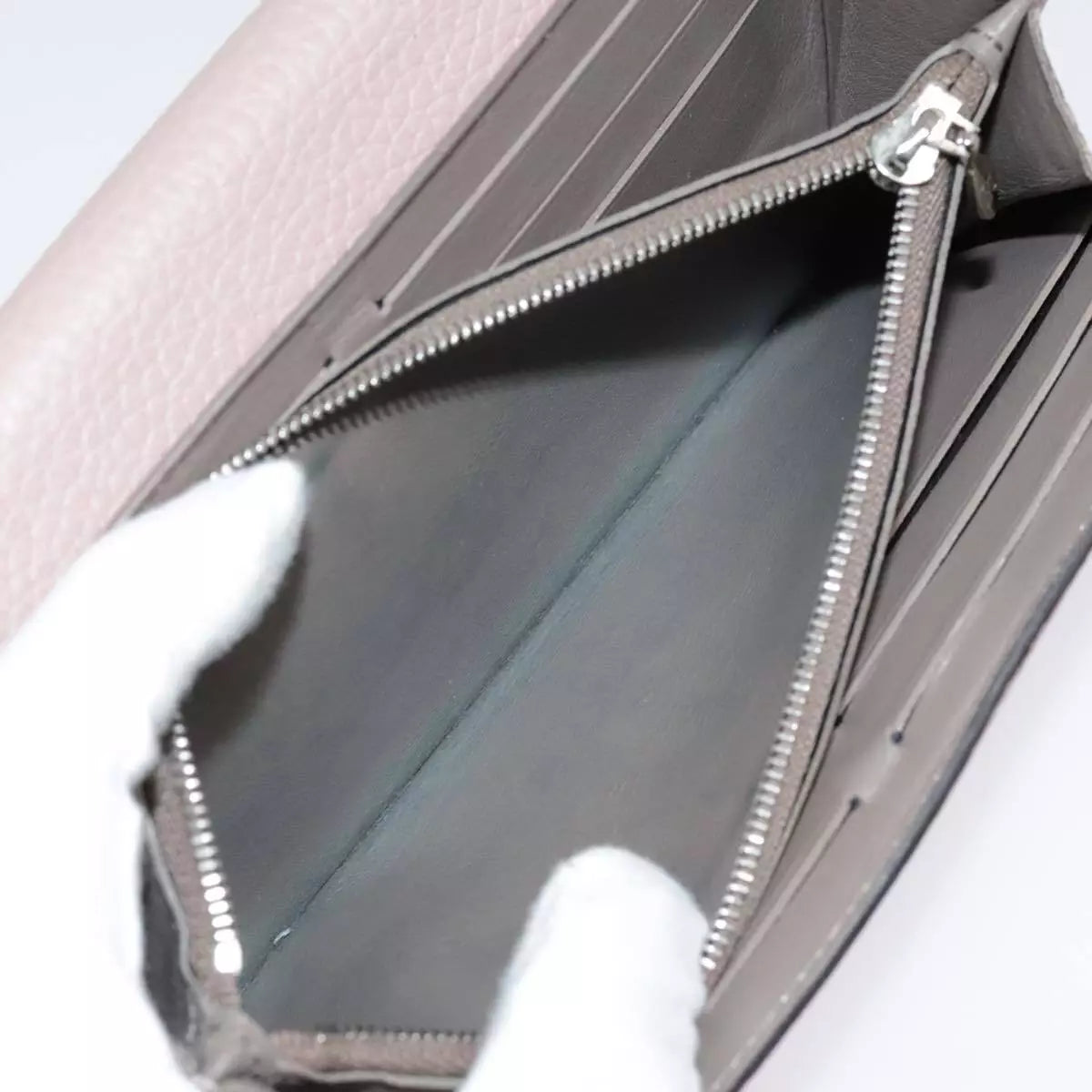 LOUIS VUITTON Capusine Long Wallet Leather Pink