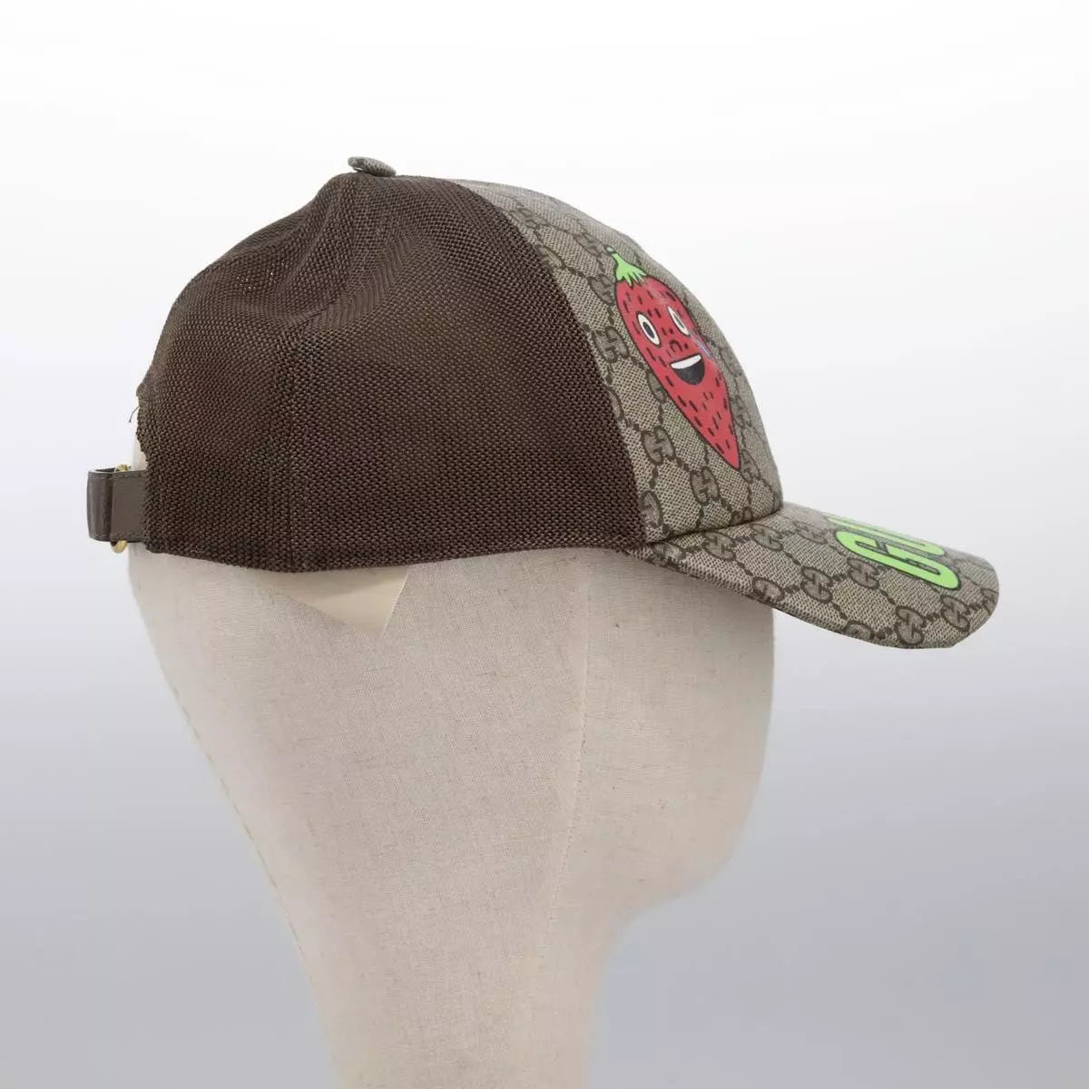 GUCCI GG Supreme Strawberry baseball Cap PVC XL Beige